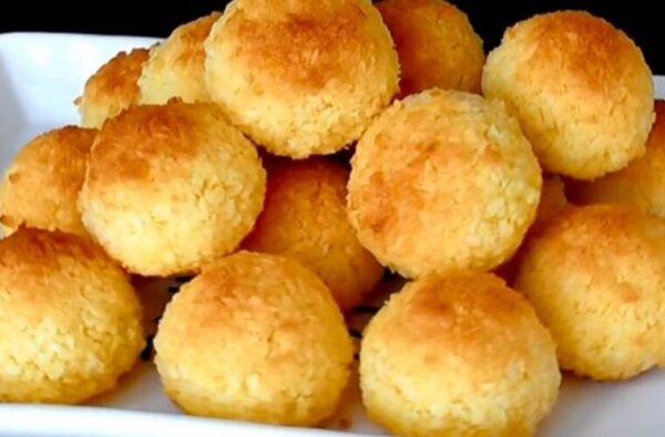 Biscuits à la noix de coco avec seulement 3 ingrédients : la recette facile et savoureuse