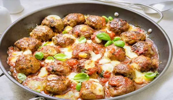 Boulettes de Viande à la Tomate et à la Mozzarella : Une Explosion de Saveurs Italienne