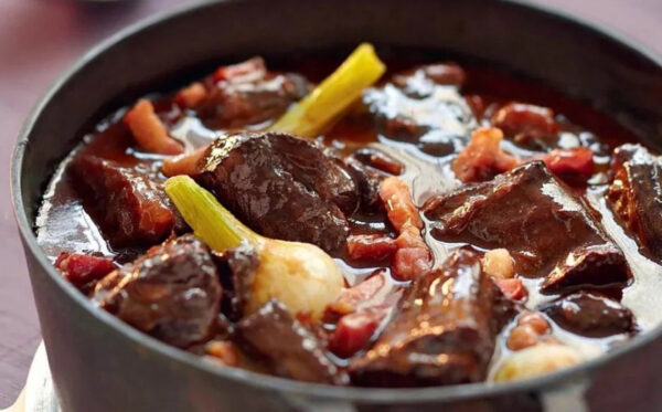 Bœuf Braisé aux Lardons et à la Tomate