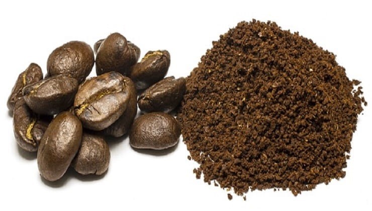 Poudre et grains de café