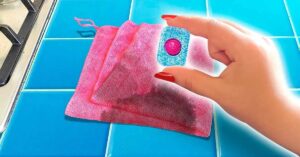 Comment nettoyer et blanchir des torchons sales avec une pastille pour lave-vaisselle ? Ils seront à nouveau comme neufs