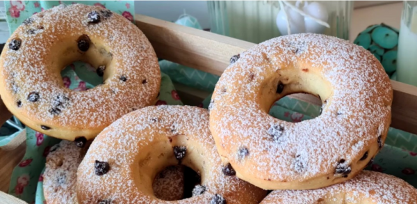 Donuts aux pépites de chocolat : la recette d’un délicieux petit-déjeuner