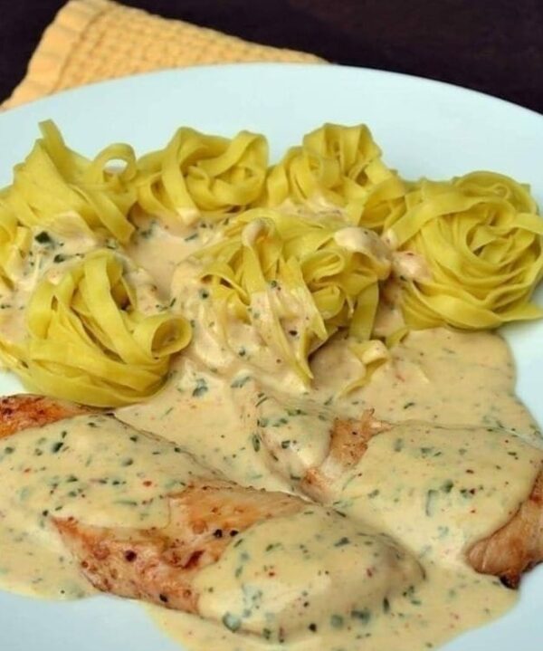 Escalopes de Poulet Sauce Crémeuse Citronnée