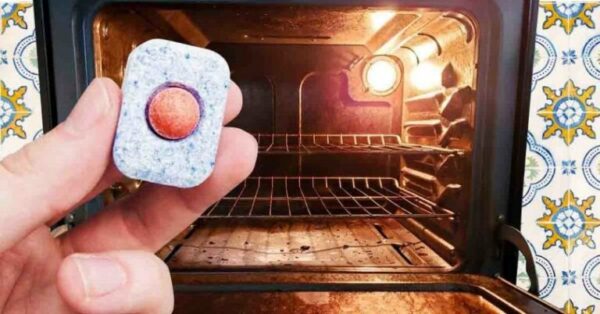 L’astuce géniale pour nettoyer le four en profondeur et le faire briller