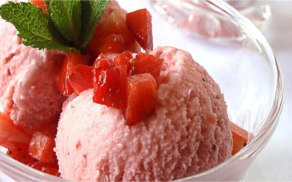 Onctueuse glace à la fraise