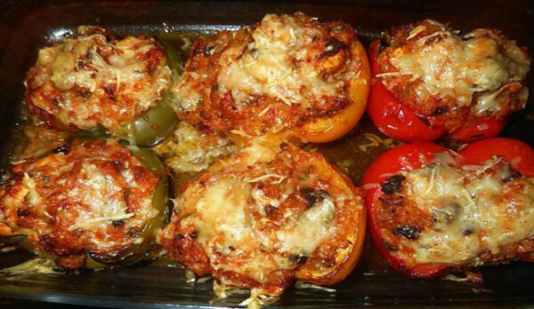 Poivrons Farcis au Poulet et Riz