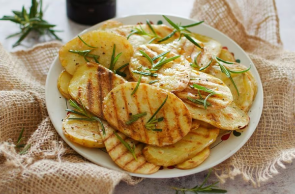 Pommes de terre grillées : la recette d’un accompagnement facile et délicieux