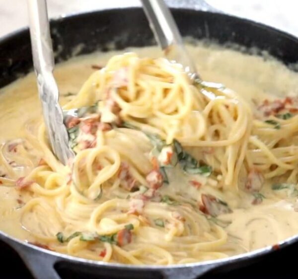 Pâtes alla carbonara crémeuses