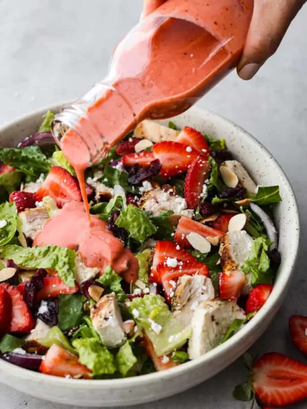 Salade de Poulet aux Fraises