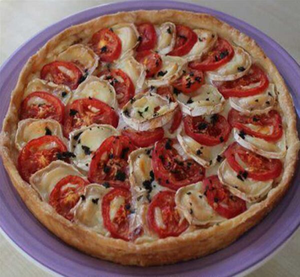 Tarte à la tomate, chèvre et miel