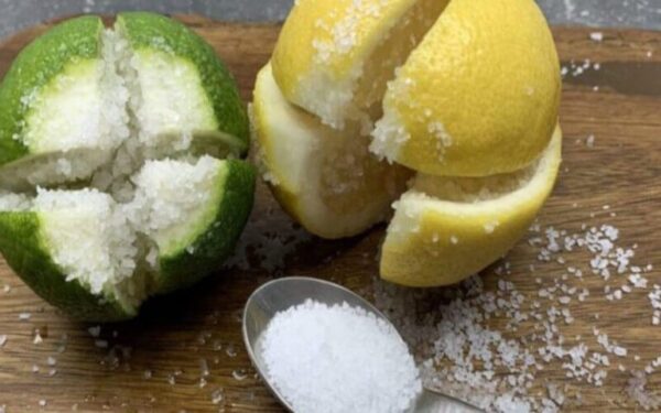 Vous ne pouvez pas deviner comment un simple citron avec un peu de sel, peut transformer Votre cuisine