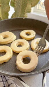 pancakes à la pomme depuis recettemoderne.com